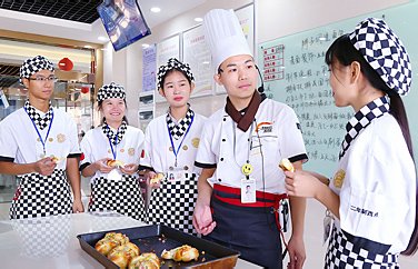 轨道交通及其他短期专业在内的五十余个
