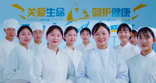 约7万人/年