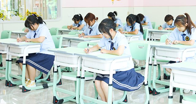 同类内容不允许普通应届高中生参加
