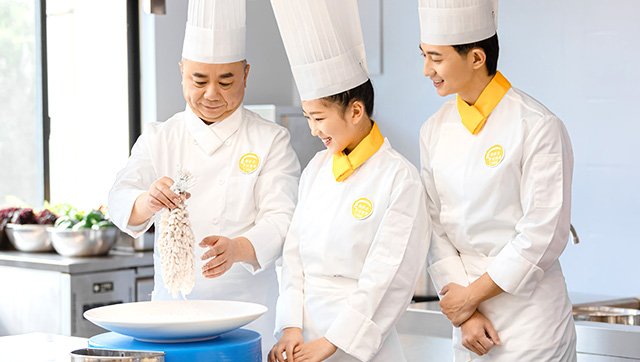 以培养具有厨政管理能力和独立开店能力