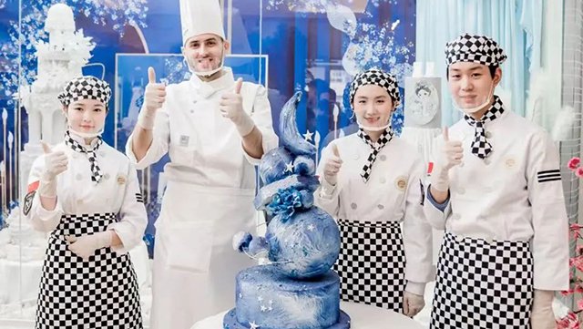 培养掌握西式烹饪