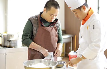 技能型高素质人才的中等职业技能培训爱