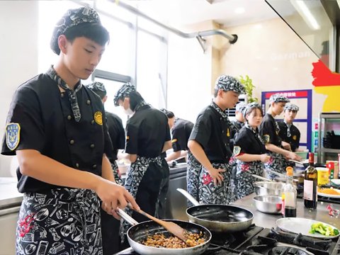 学西餐的爱游戏体育app下载新手怎么
