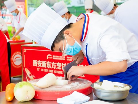 从“小荷花”全国校园舞蹈展演现场传来