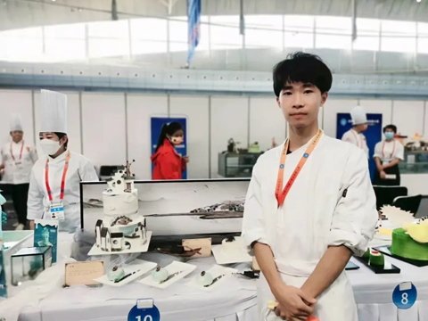 为自己的美好将来添砖加瓦
