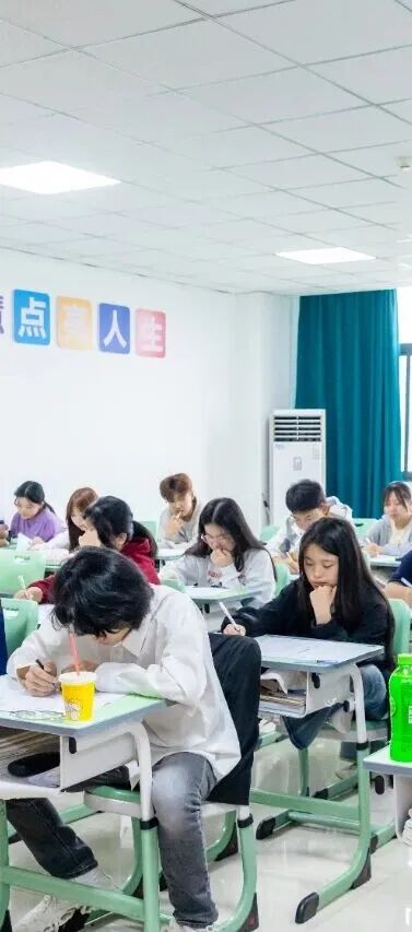依托实战教学与优质校企资源