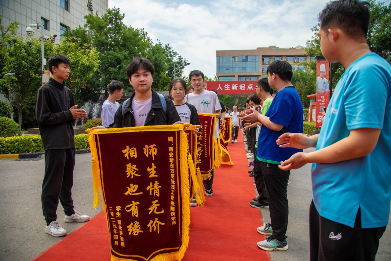 "这里的老师不仅专业